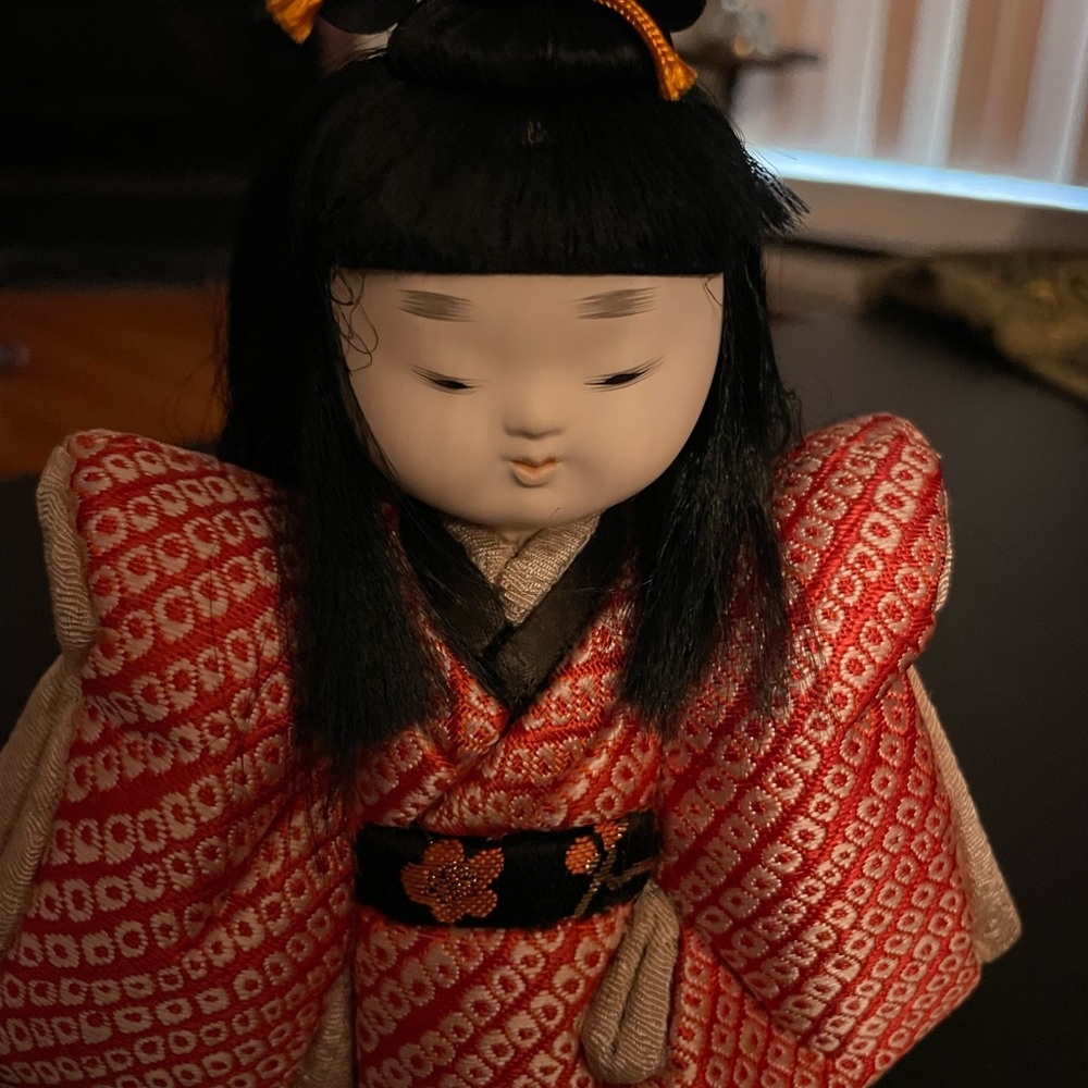 Traditional Japanese Doll - Picture 2 of 6